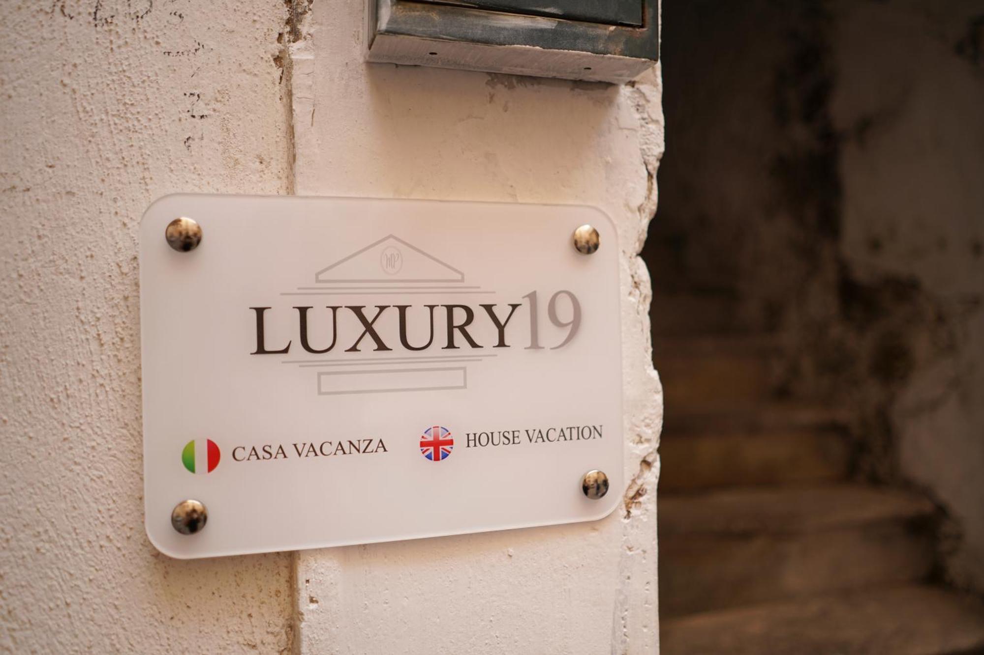 Luxury19 - View Of Vesuvius Apartment เนเปิลส์ ภายนอก รูปภาพ